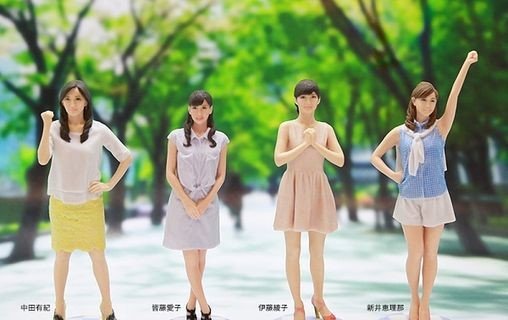 左から、中田有紀さん、皆藤愛子さん、伊藤綾子さん、新井恵理那さんのフィギュア