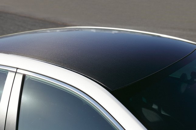 専用CFRP（炭素繊維強化プラスチック）ルーフパネル