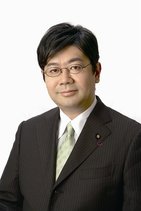 ネットだから聞ける、政治家の真摯な議論　動画番組「テラポリ」第1回ゲストは山田太郎参院議員