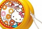 ハローキティがミスタードーナツを手に　「キッズセット」へオリジナルグッズ追加