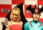 弾ける新感覚飲料UCCフルスロットル　アッキーナと「デビル・スペクター」が駆けつけ全開応援