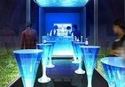「ZIMA」で楽しむ新感覚バー　「天井に水」で水中にいるような不思議体験
