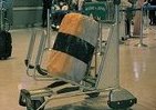 スーツケースがマグロやサーモンのにぎりに　空港バゲージクレームが巨大回転ずしにみえてくる