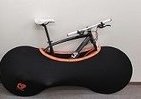 自転車の室内保管に最適！　自転車にはかせる「ストレッチバイシクルブリーフ」