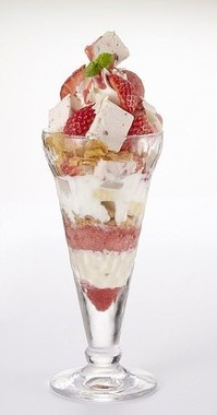 苺の魅力再発見の「苺のデザート」販売開始！