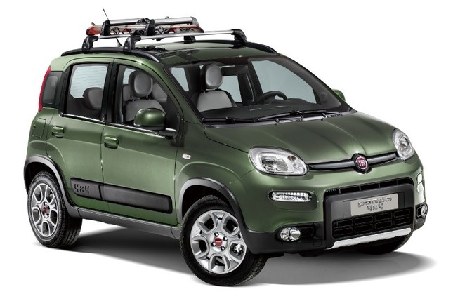 フィアット パンダ 4×4 アドベンチャー エディション（実際の車両に、スキーキャリアアタッチメントは装着されていない）