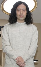 ピース又吉の小説「火花」が単行本化　「あほなりに人間を見つめて書きました」