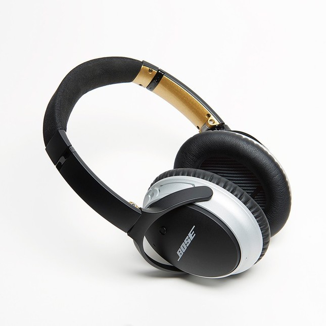 「MAKI-E」モデルは漆工芸「蒔絵」がモチーフ