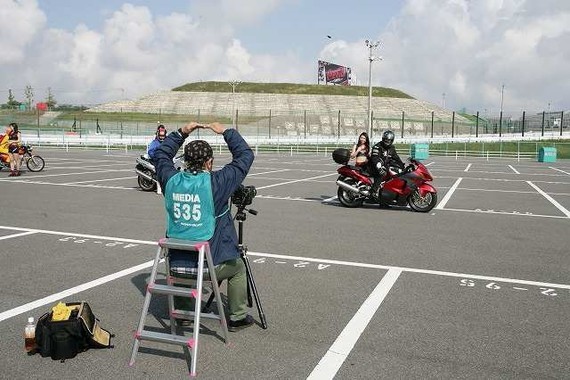 14年に行われたウェルカムフォトサービスの様子