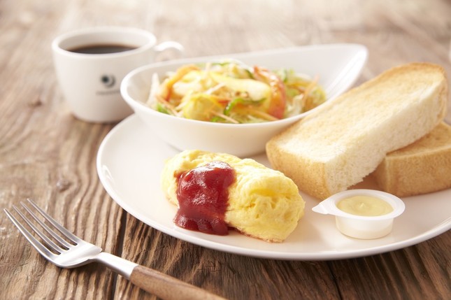 朝からサラダでビタミン補給