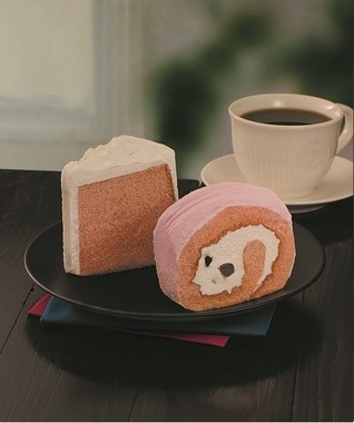 「さくらのモンブランロール」（手前）