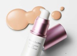 パワーアップした「卵殻膜」配合のリキッドファンデーション