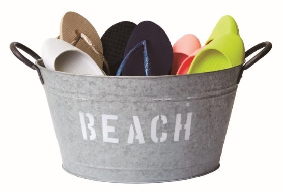 夏に向けて華やかな商品が展開