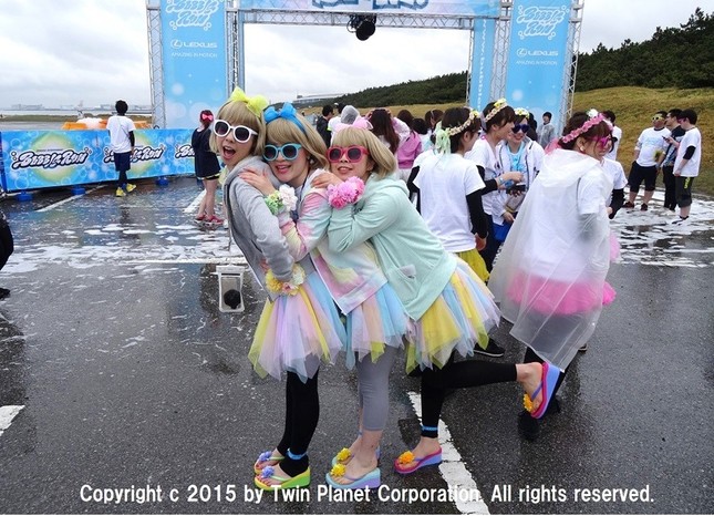 こちらはみんなで丸型サングラス