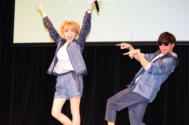 「ラッすぅゴレライ」コラボネタを披露