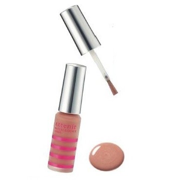 大人の表情美を引き出すマスカラとチーク登場