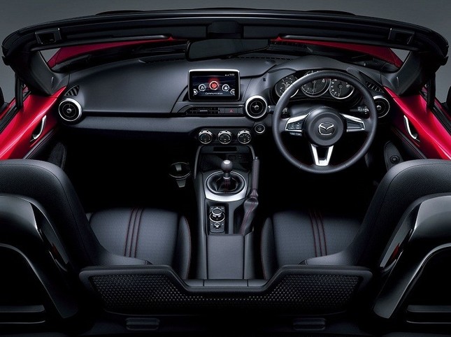 理想的なドライビングポジションを確保