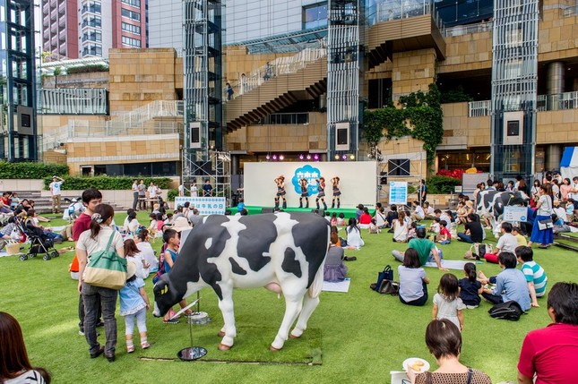 六本木に「牧場」あらわる（2014年の様子）