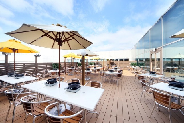 飛行機を眺めながら…