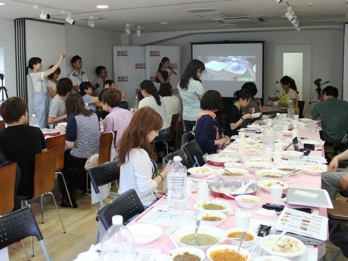 会場では「富士山カレー」実演も