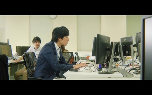 忙しく働く「戦うパパ」