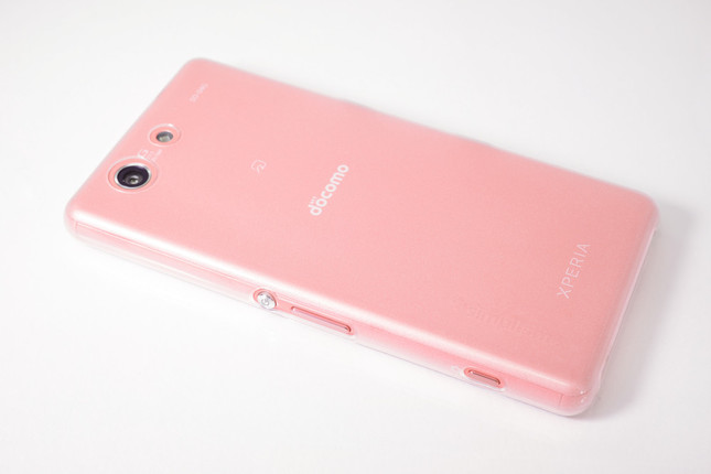 Xperia A4のスマートデザインを損なわない超極薄ケース