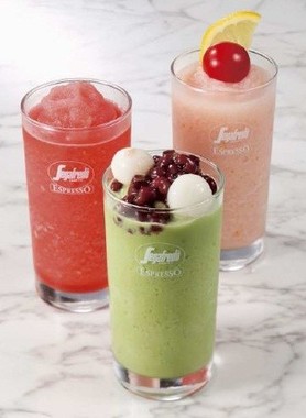 (左から) ウォーターメロン、抹茶あずき、アップルトマト