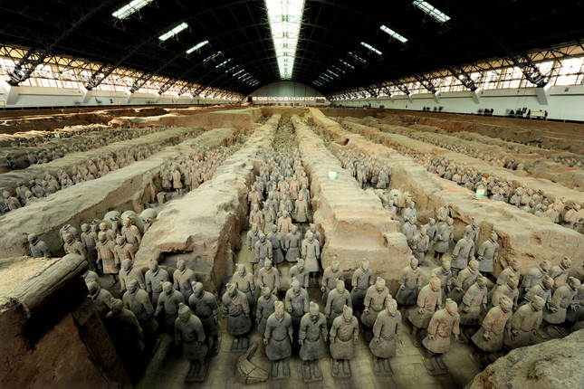 1号兵馬俑坑　秦始皇帝博物館蔵 ©Shaanxi Provincial Cultural Relics Bureau & Shaanxi Cultural Heritage Promotion Center