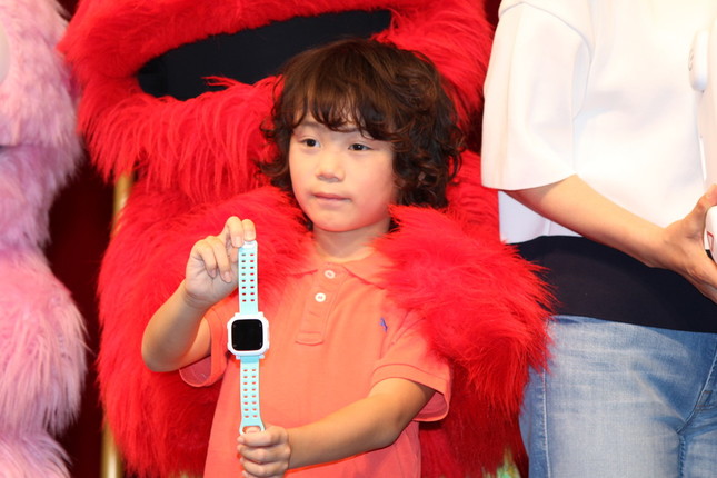 子役モデルの花田海里（かいり）くんにドコッチが贈呈された