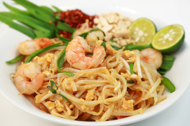 米でできた麺を炒めたタイ料理「パッタイ」