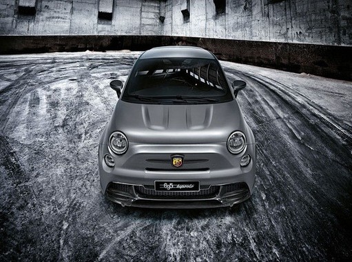 アバルト誕生50周年記念モデル