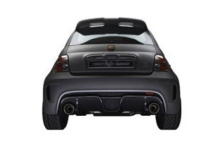 Akrapovic製「デュアルステージエキゾーストシステム」を採用