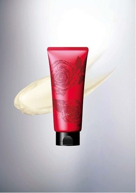 とろけるように肌になじみ、グラマラスな柔肌ボディへ。