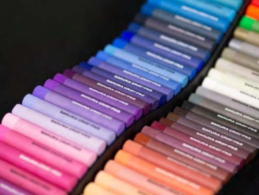 グラデーションの様な配色で色の変化が楽しめる