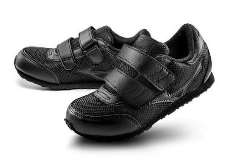 運動会でも冠婚葬祭でも履けるキッズシューズ登場！