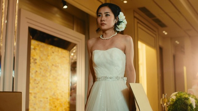 花嫁は段ボールを脱ぎ「メタルギア