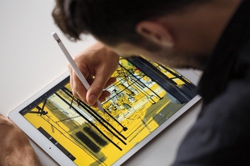 別売の「Apple Pencil」で絵画作成やスケッチなどを滑らかに行える