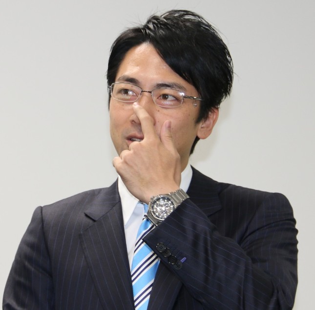 鯖江の眼鏡をかける小泉進次郎氏