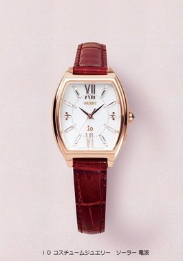 ファッションを引き立てる大胆で自由なコスチュームジュエリーのように腕元を華やかに演出するアイテム