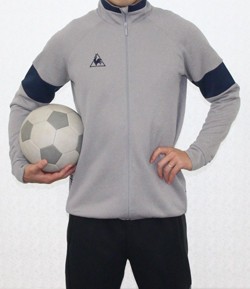 ソフトな風合いで軽い着心地を実現