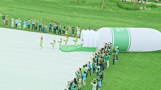 絵具のチューブがモチーフ