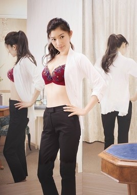 背中・脇・バスト脇からしっかり寄せて、谷間くっきり＆「3大脇ぷに」にさようなら