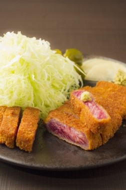わさび醤油で食す「和の牛カツ」