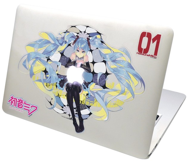 電源オン時、ミクが抱えるリンゴが幻想的に光る