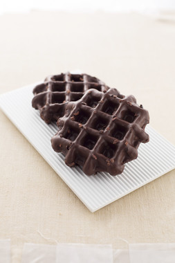 「EKI na CAFE」濃厚チョコレートワッフル