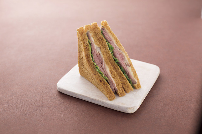 自家製ローストビーフサンド