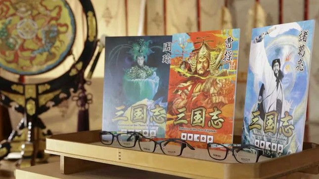 メガネを神前に捧げ本気の「勝ち運」祈願