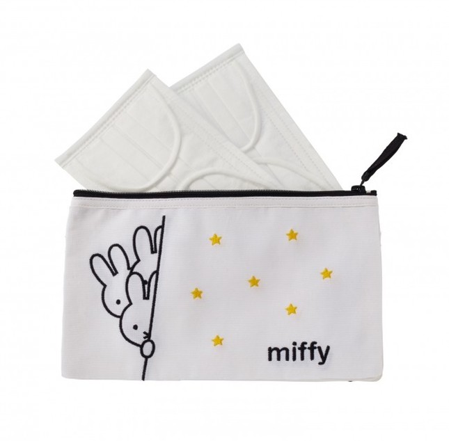 マスクポーチ　lllustrations Dick Bruna c copyright Mercis bv,1953-2015 www.miffy.com