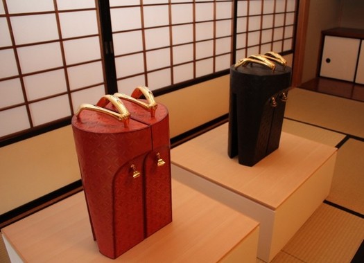 高下駄をモチーフにした「フローティング・ワールド」