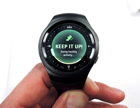 ベゼルを回して操作できる